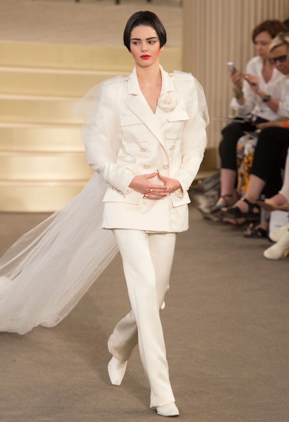 Haute Couture, Παρίσι: η Chanel έντυσε την Kendall Jenner νύφη
